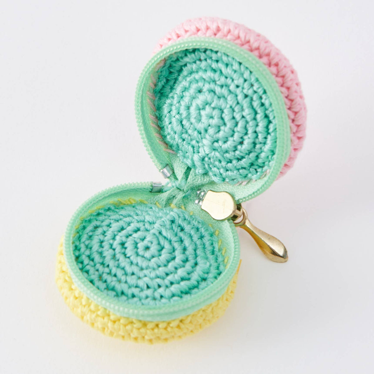 Cosmo Tiny Pouch Kit - Crochet with Embroidery Thread Kit