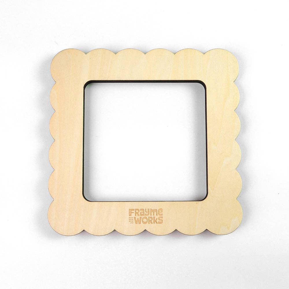 Needlepoint Stretcher Frame: Scallop Square Medium