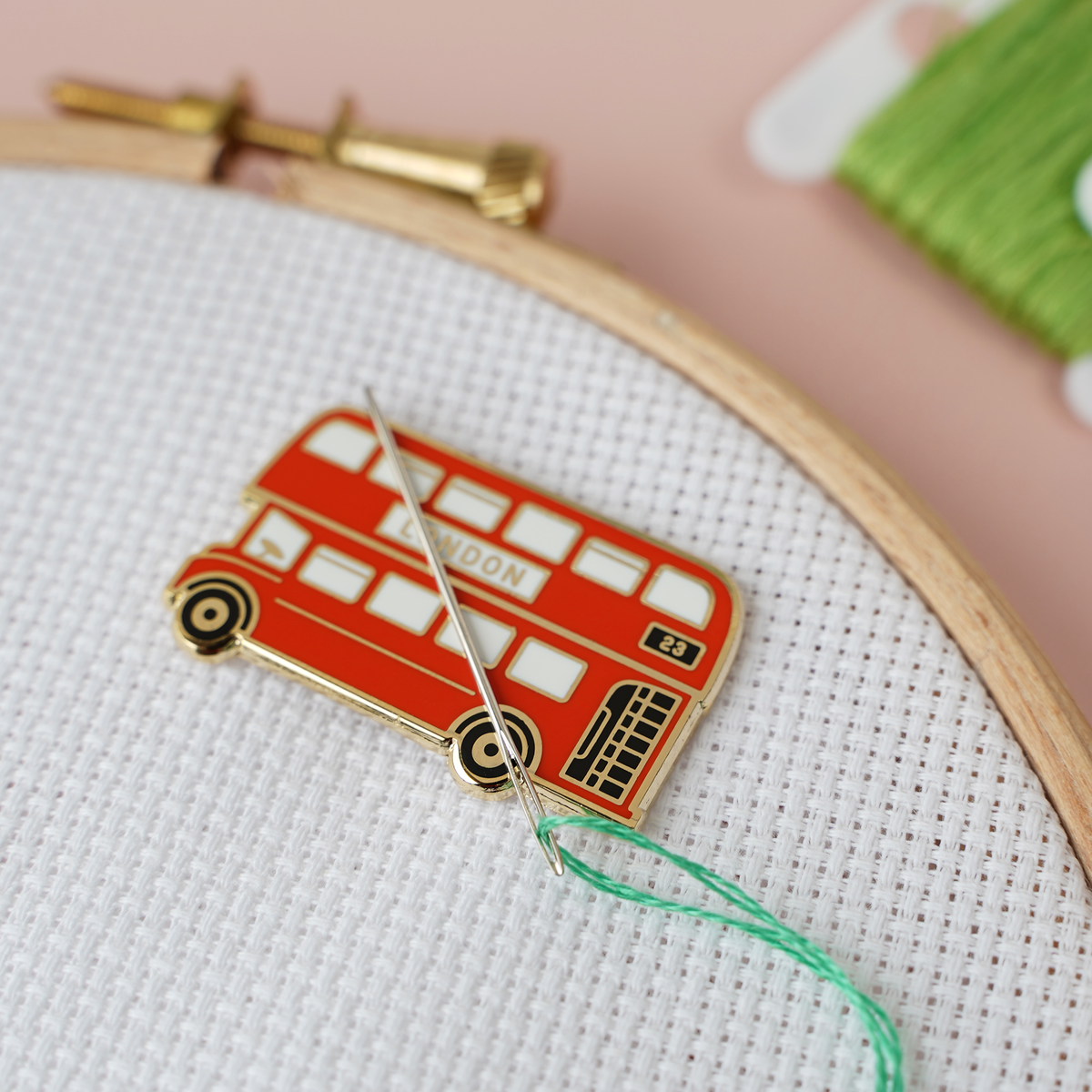 London Bus Magnetic Needle Minder