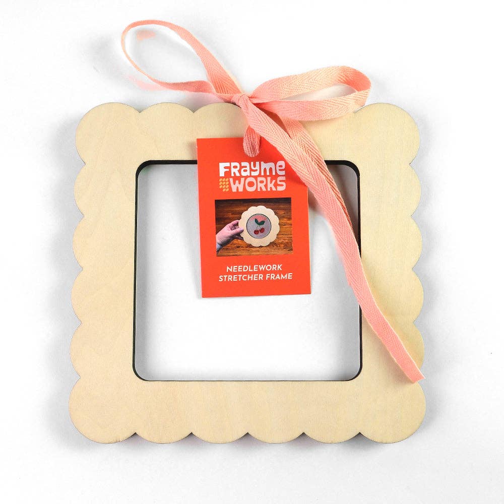 Needlepoint Stretcher Frame: Scallop Square Medium