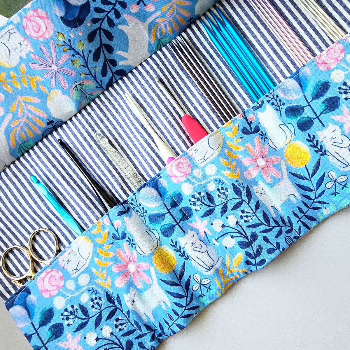 Knit & Purr - Crochet Hook/ DPN Organizer Roll